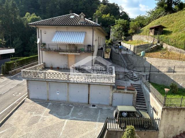 Appartamento in vendita a Comunità Montana della Valle Brembana, Val Brembilla