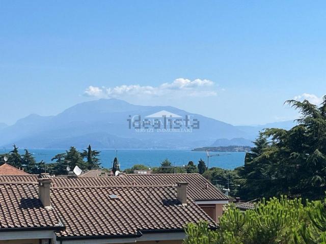 Appartamento in vendita a Desenzano Del Garda, Lombardia