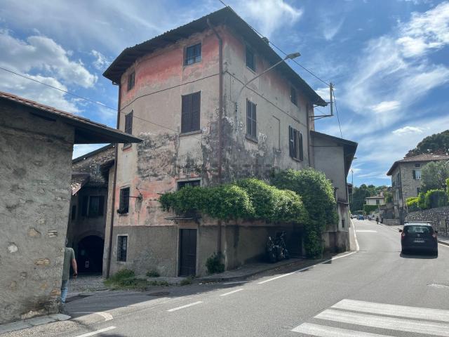 Appartamento in vendita a Albavilla, Lombardia