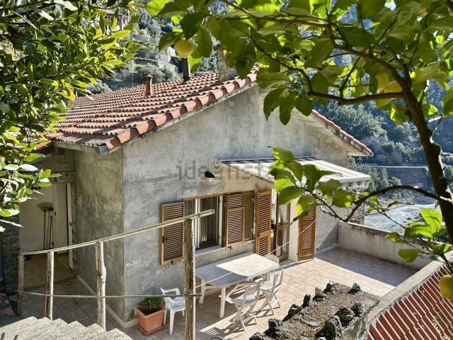 Appartamento in vendita a Airole, Liguria