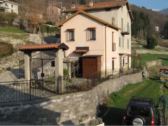 Appartamento in vendita a Faggeto Lario, Lombardia
