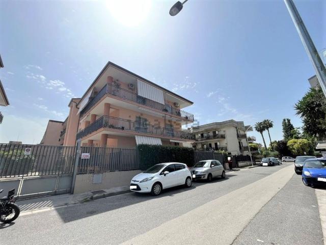 Appartamento in vendita a Casapulla, Campania