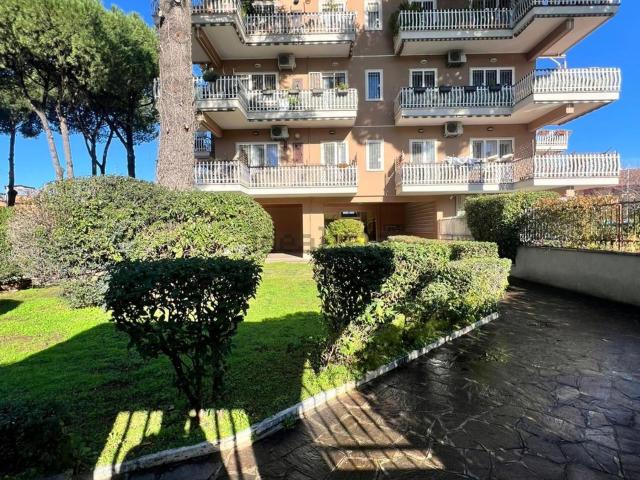 Appartamento in vendita a Municipio Roma VII, Roma Capitale