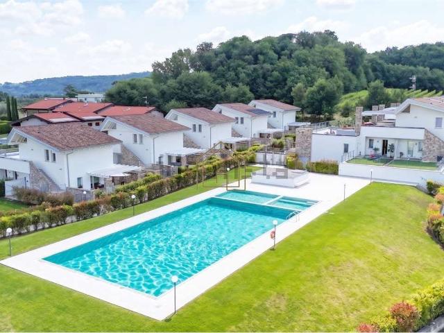 Appartamento in vendita a Padenghe Sul Garda, Lombardia