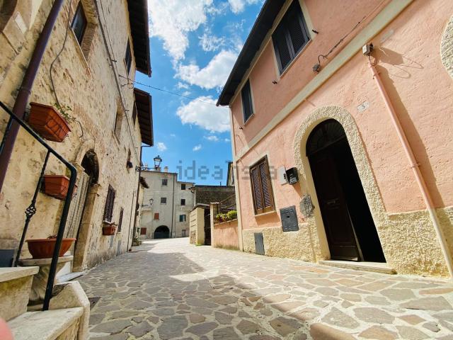 Appartamento in vendita a Nespolo, Lazio