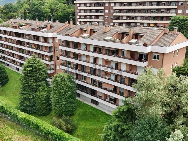 Appartamento in vendita a Como, Lombardia