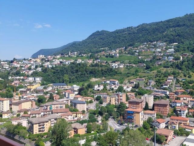 Attico in vendita a Como, Lombardia