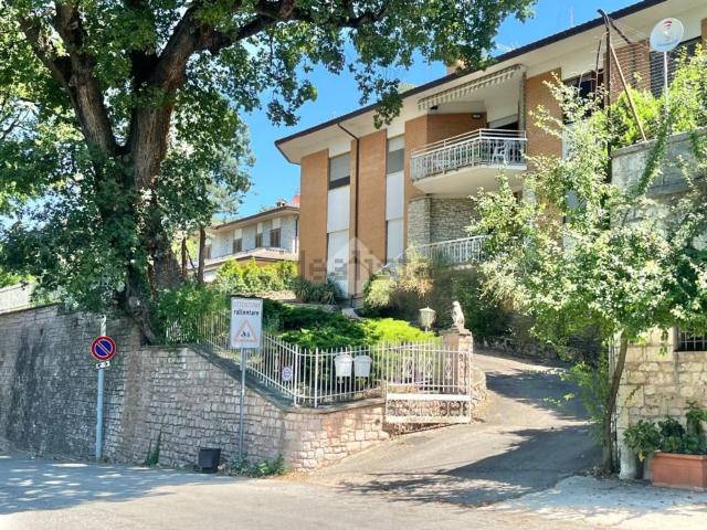 Appartamento in vendita a Assisi, Umbria