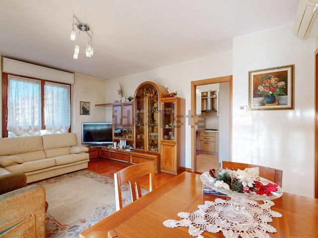 Appartamento in vendita a Rovagnasco, Segrate
