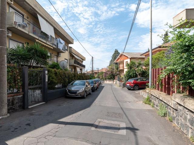 Appartamento in vendita a Gravina Di Catania, Sicilia