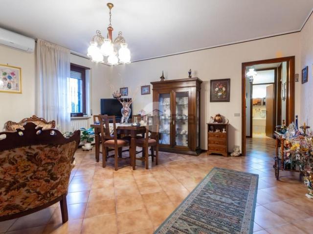Appartamento in vendita a Bussolengo, Verona