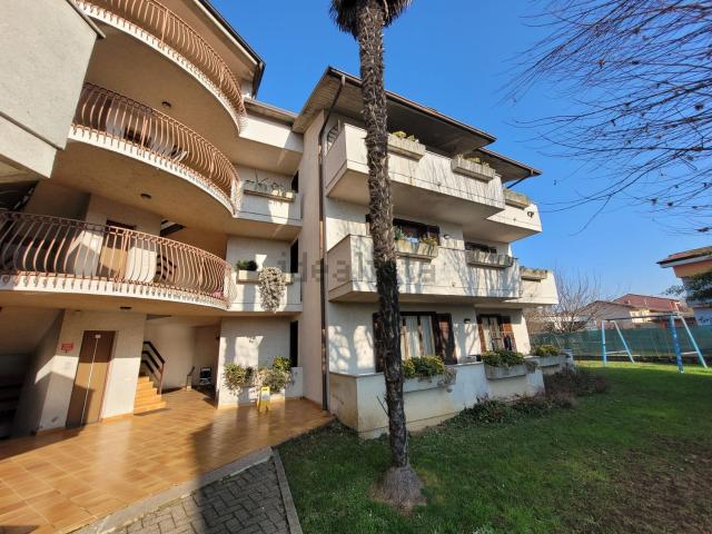 Appartamento in vendita a Bonate Sopra, Lombardia