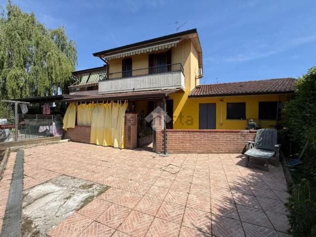 Appartamento in vendita a Roncadello, Dovera