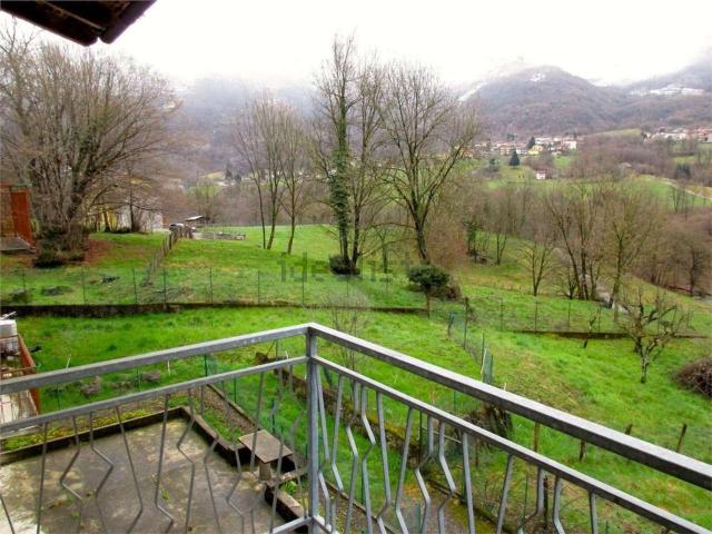 Appartamento in vendita a Sant'omobono Imagna, Lombardia