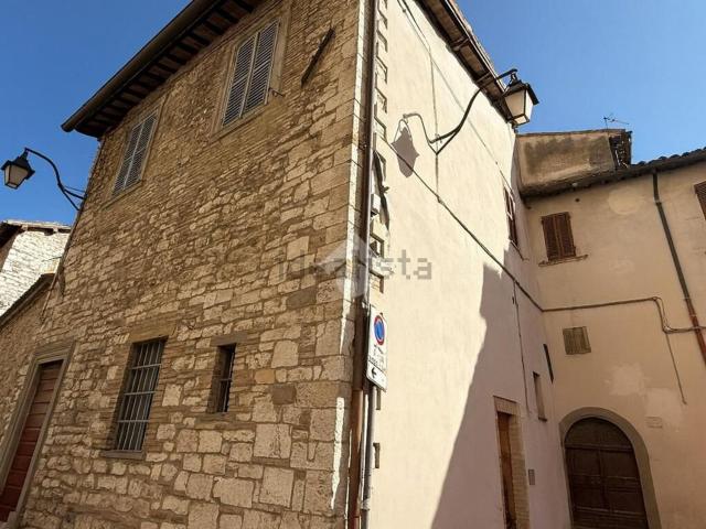Appartamento in vendita a Gubbio, Umbria