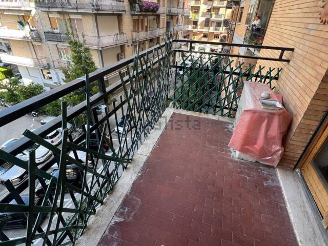 Appartamento in vendita a Albula centro, Marche