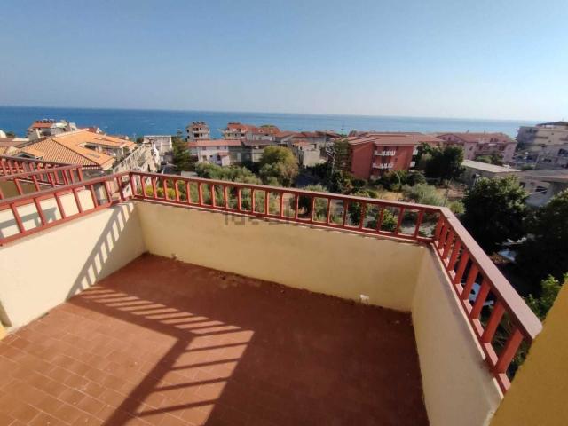 Appartamento in vendita a Calabria, Reggio Calabria
