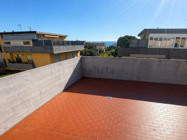 Attico in vendita a Marina di Carrara, Carrara