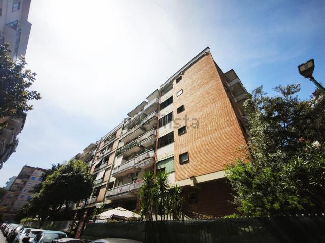 Appartamento in vendita a Municipalità 3, Campania