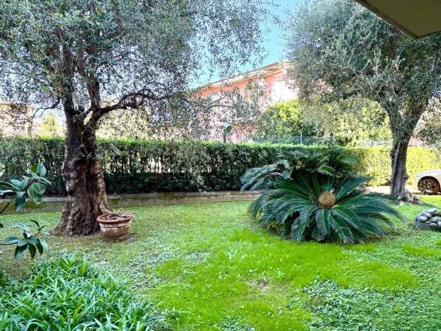 Appartamento in vendita a Poggioletto, Marina Di Massa