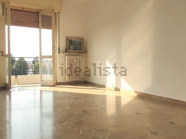 Appartamento in vendita a Seregno, Lombardia
