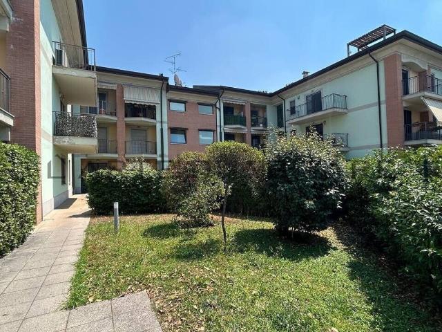 Appartamento in vendita a Lainate, Milano