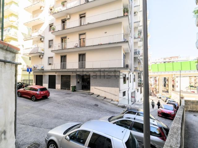 Appartamento in vendita a Salerno, Campania