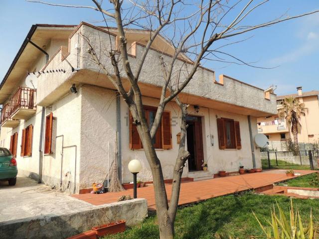 Appartamento in vendita a Abbateggio, Abruzzo