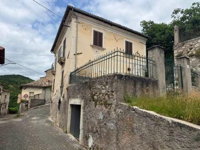 Appartamento in vendita a Magliano De' Marsi, Abruzzo