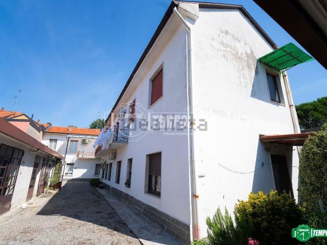 Appartamento in vendita a Sovico, Lombardia