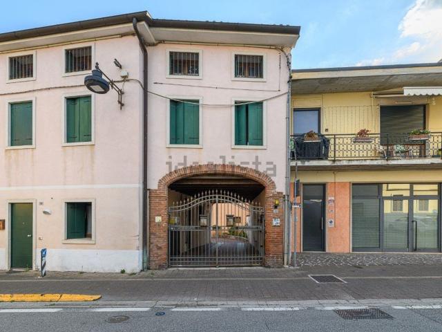 Appartamento in vendita a Contrà Busolo, San Vito di Leguzzano