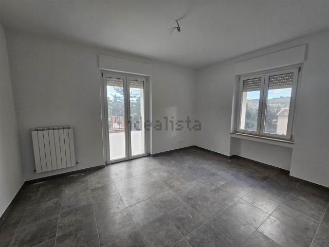 Appartamento in vendita a Settempeda, Marche