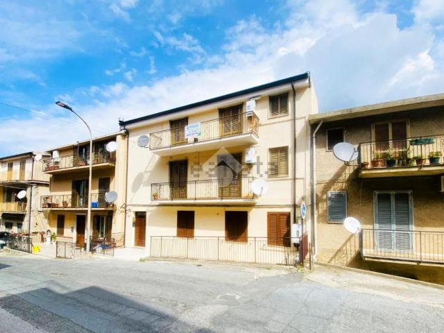 Appartamento in vendita a Cetraro Paese, Calabria