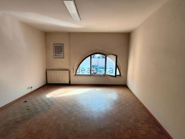 Appartamento in vendita a Centro, Marche