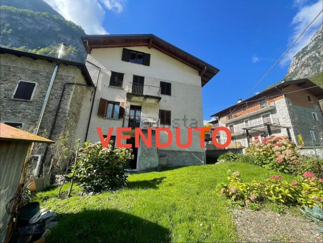Appartamento in vendita a Val Masino, Lombardia