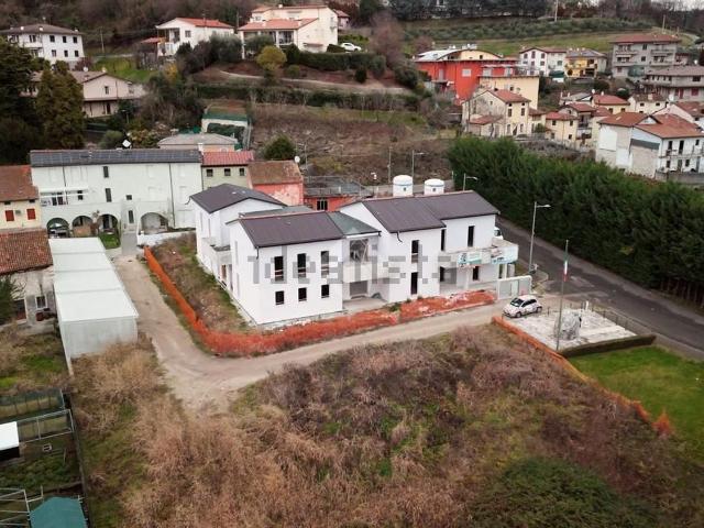 Appartamento in vendita a Castelgomberto, Veneto