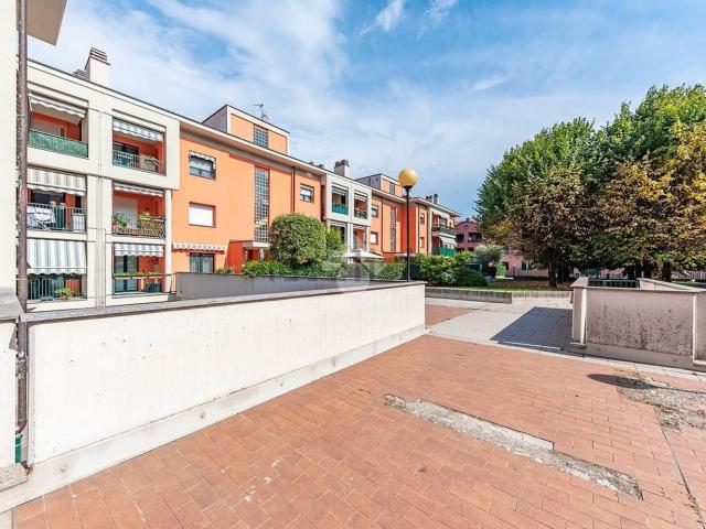 Appartamento in vendita a Lainate, Milano