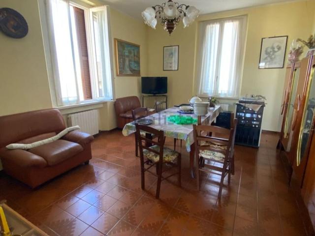 Appartamento in vendita a Pavia, Lombardia