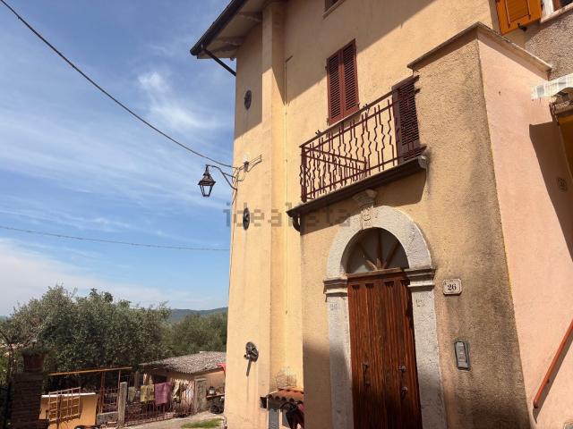 Appartamento in vendita a Fossato Di Vico, Umbria