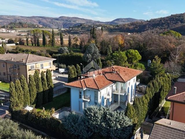 Appartamento in vendita a Illasi, Veneto