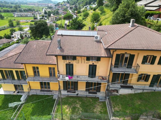 Appartamento in vendita a Dubino, Lombardia