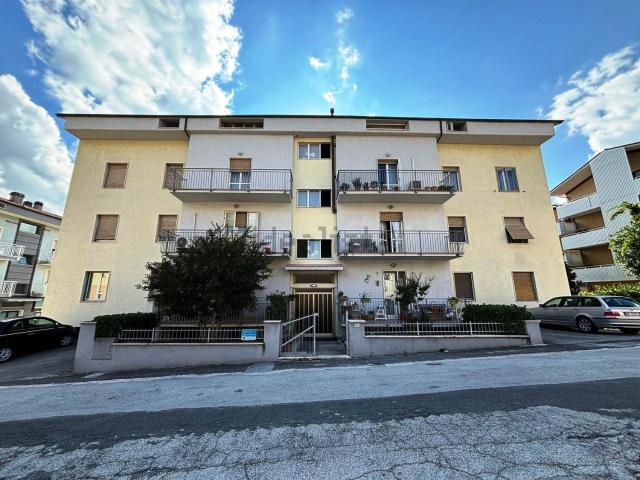 Appartamento in vendita a Quartiere Feggiani, Marche