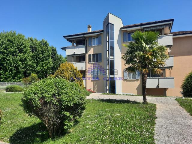 Appartamento in vendita a Osnago, Lombardia