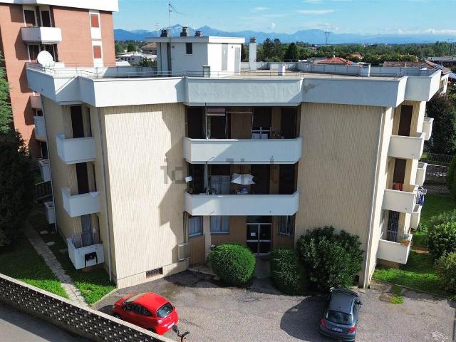 Appartamento in vendita a Rovello Porro, Lombardia