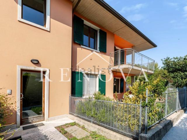Appartamento in vendita a Sandrà, Castelnuovo del Garda