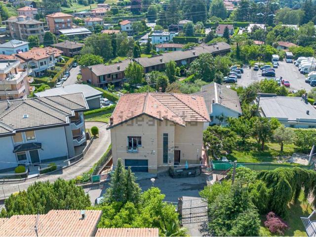 Appartamento in vendita a San Fermo Della Battaglia, Lombardia