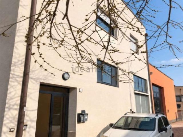 Appartamento in vendita a Zona polifunzionale artigianale Roncina, Reggio Emilia