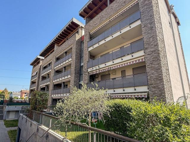 Appartamento in vendita a Cesano Maderno, Lombardia