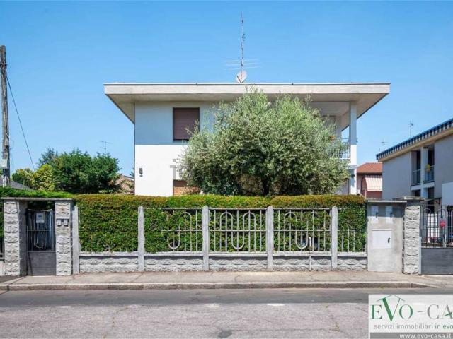 Appartamento in vendita a Busto Arsizio, Lombardia