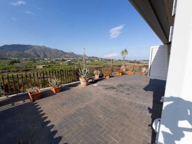 Appartamento in vendita a Calatabiano, Catania